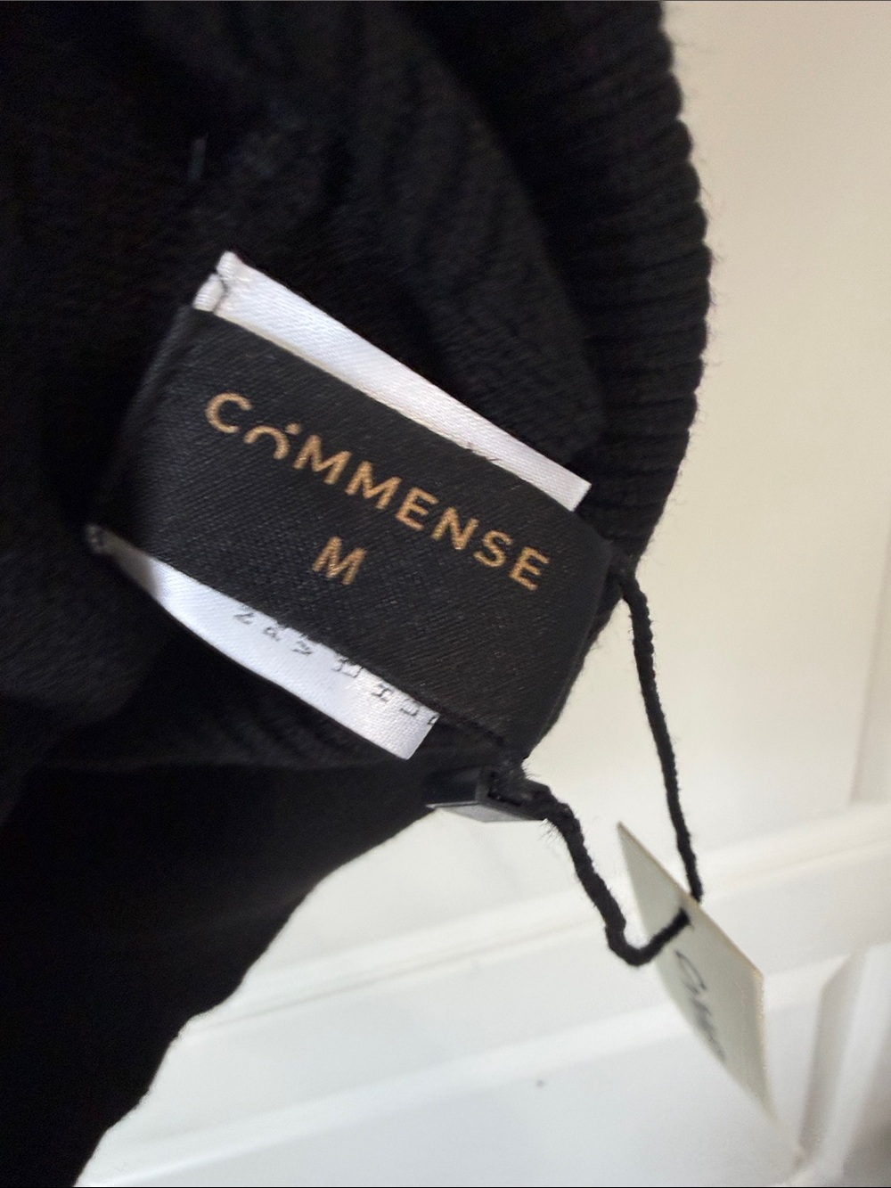 Commense Black Knit Sleeveless V-Neck Vest with White Scalloped Trim - Picture 2 of 5
